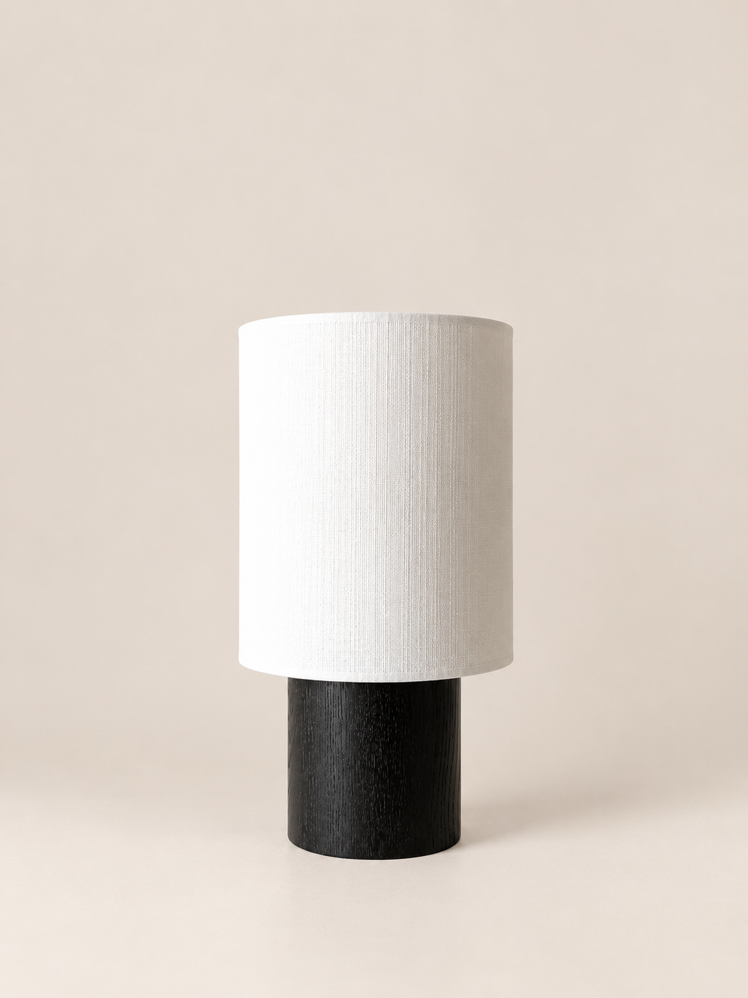 Lampe à poser SIMONE / Frêne teinté noir et lin blanc