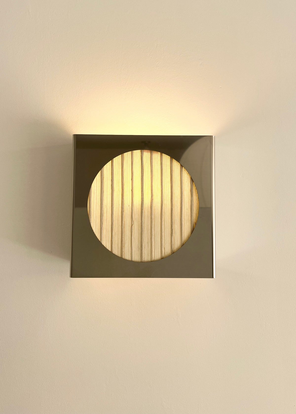 Lampe applique NICOLE ronde motifs rayé blanc