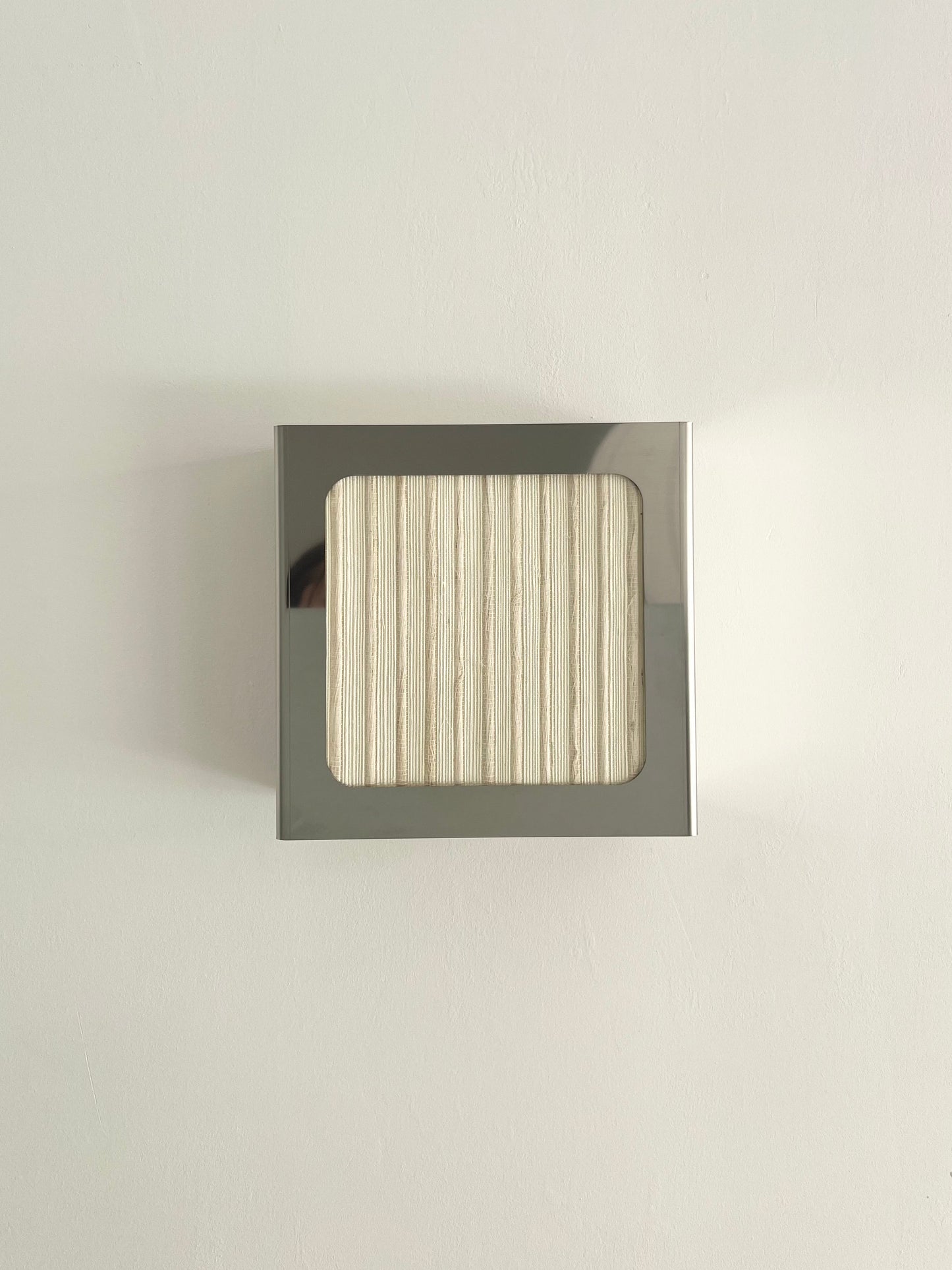 Lampe applique NICOLE carré motifs rayé blanc
