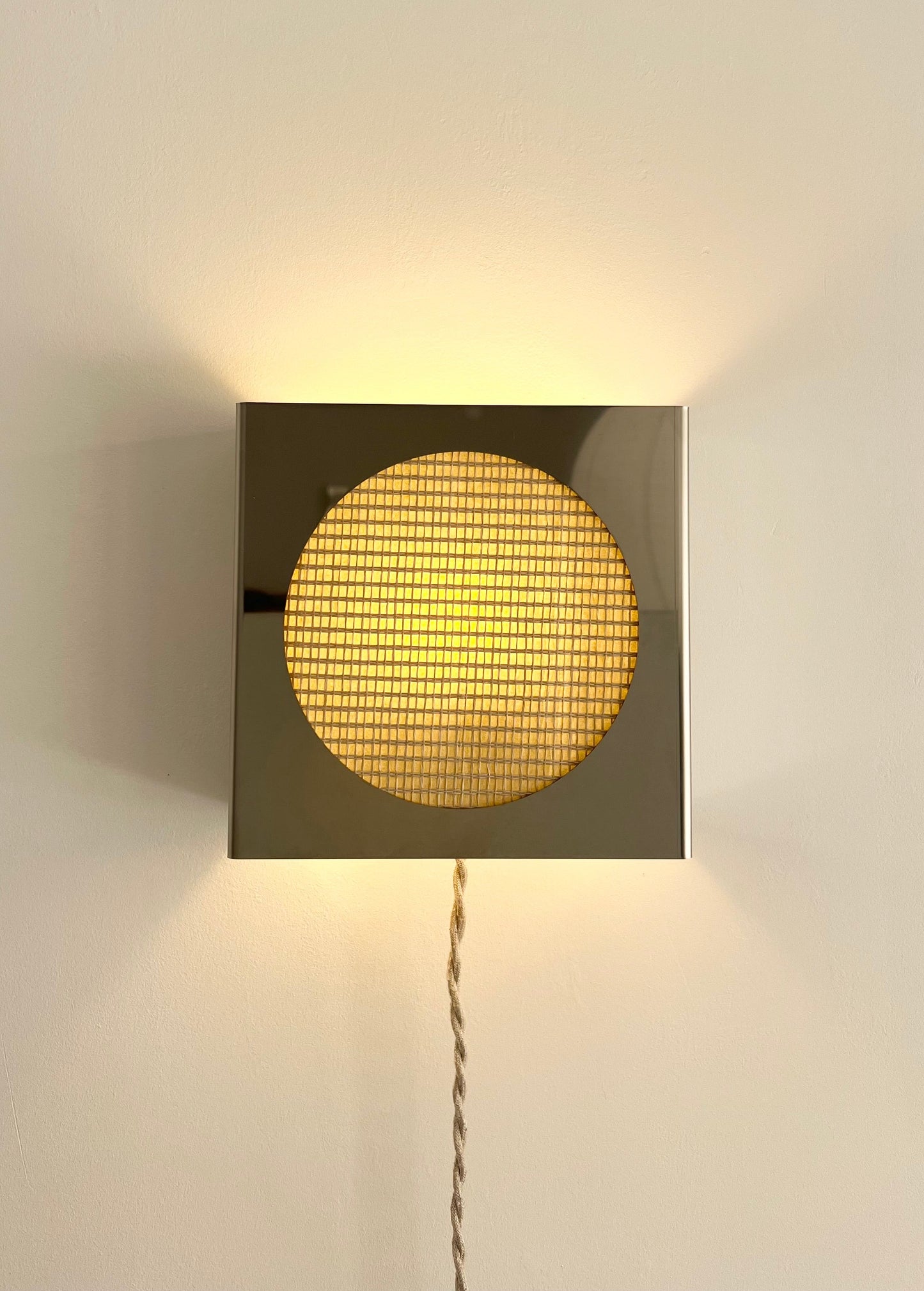 Lampe applique NICOLE ronde beige motifs carré