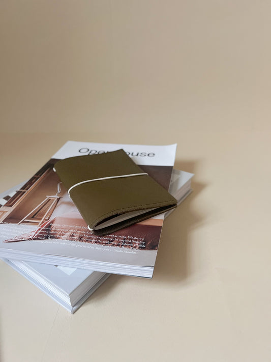 Carnet en cuir kaki